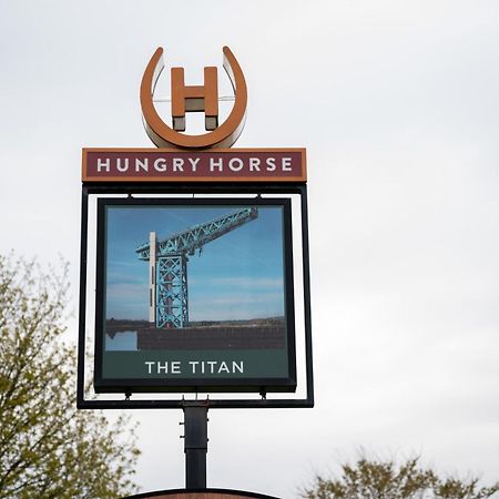 Hotel The Titan à Clydebank Extérieur photo