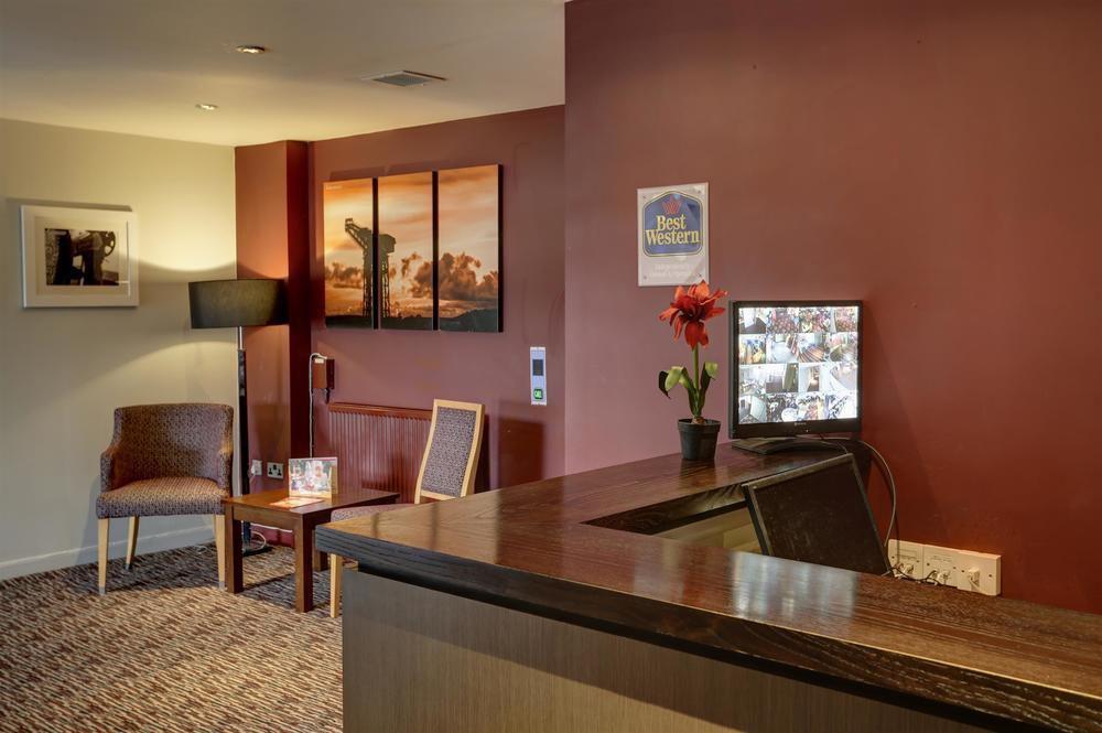 Hotel The Titan à Clydebank Extérieur photo